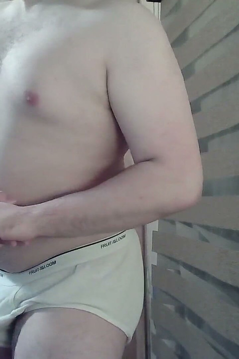 Muscular Stud Squats and Strokes