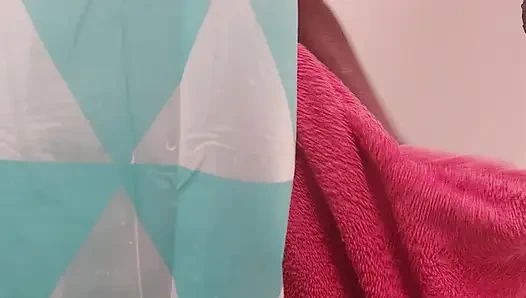 Playing with my pussy