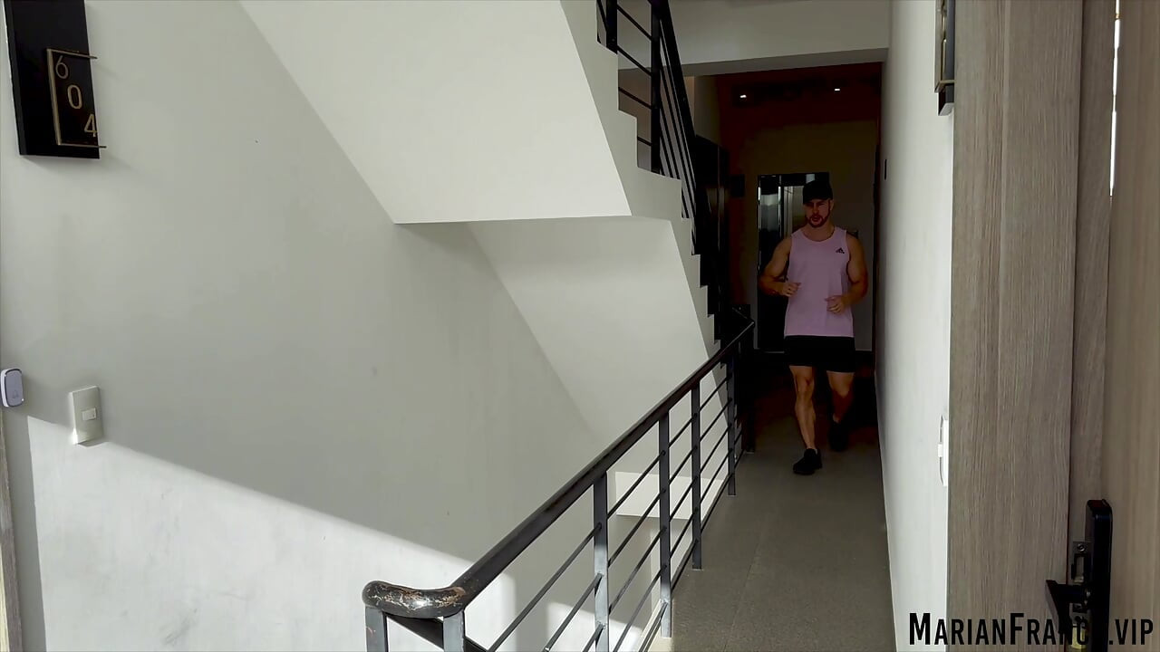 ในที่สุดหนุ่มสุดฮอตจากยิมของกูก็ขยับตัวกู