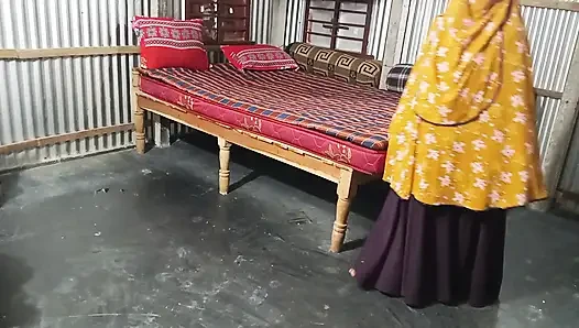 Üvey komşu köyde evde