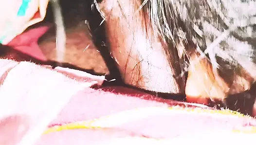 Video rekaman seks tante seksi india dengan kain sosis pink lagi asik ngentot sama teman laki-lakinya sendiri Telugu Firty Talks.