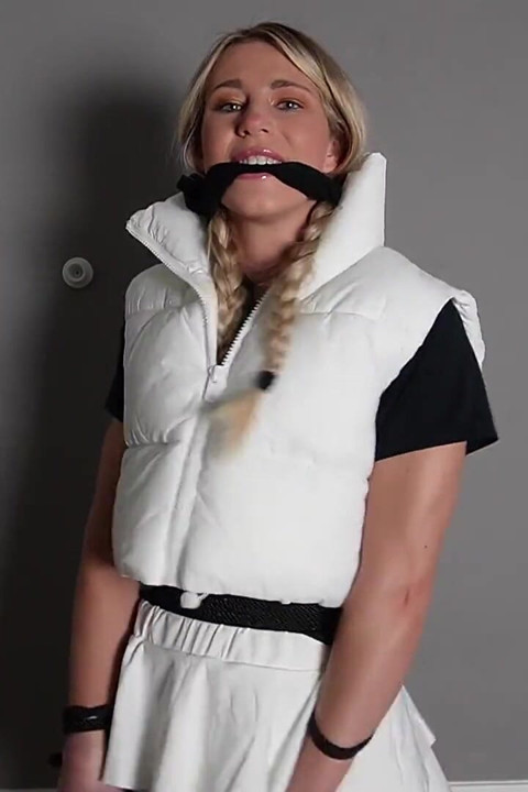 BDSM - Vest Bondage, deuxième partie