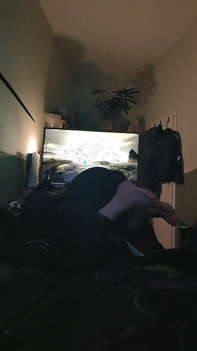 petsuit wiht hood weile vibed selfbondage