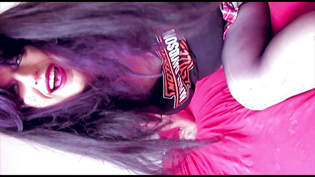 Kellystar518 είναι HOT AF HARLEY ANGEL