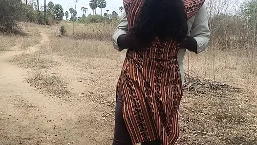 Married housewife enjoying outdoor fuck