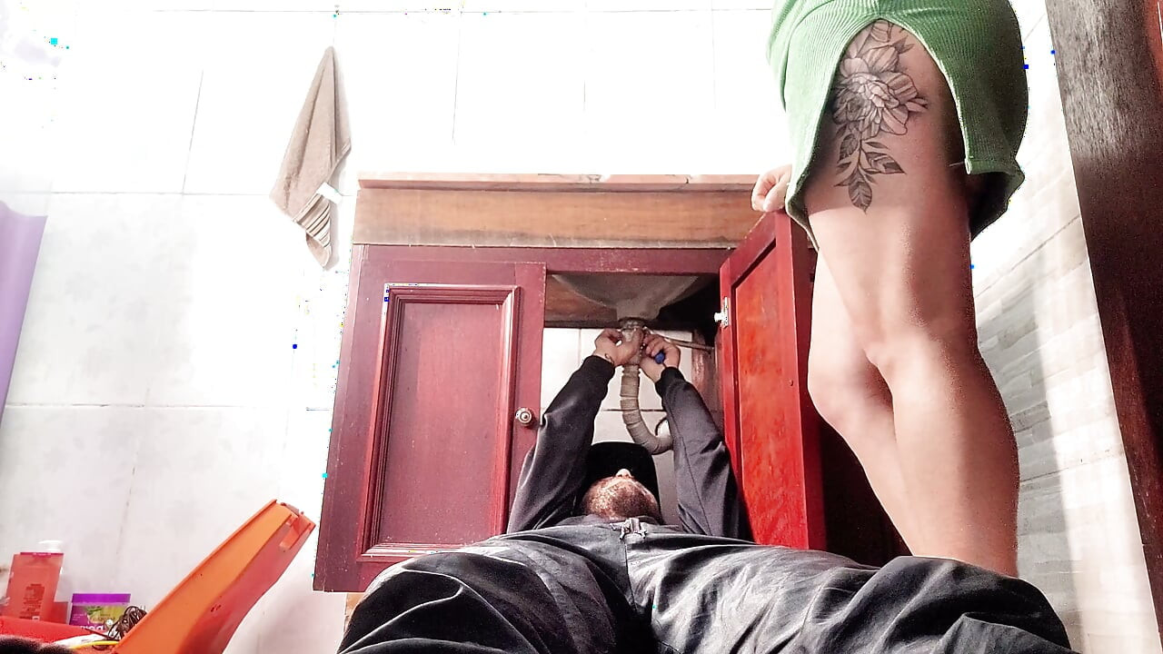 Lonely Housewife Calls the Plumber and Ends up Wildly Cheating on Her Husband in the Bathroom!