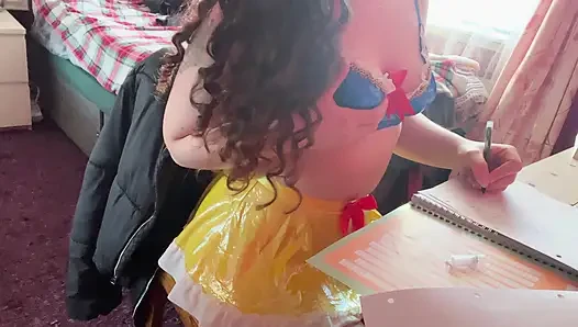 SnowWhite ders çalışmak için azıyor