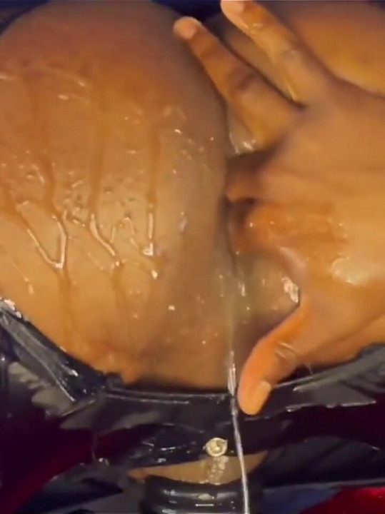 Masturbating My Oiled Ass
