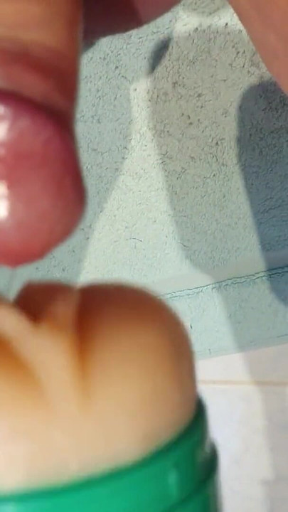 俺の小さなたたきのチンコは、あの男には柔らかすぎる | クリップ 1