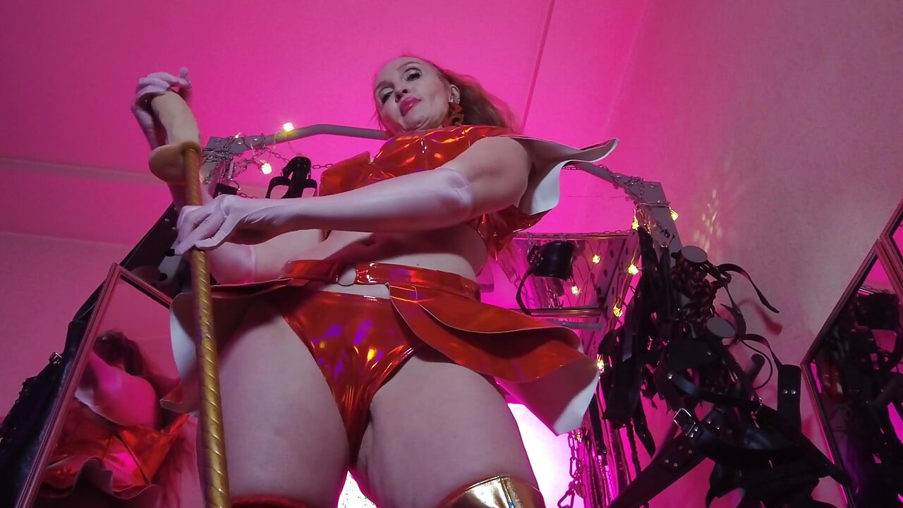 Mistress Eva Fetish Latex Domina Femdom Goddess Gold Botas Culo Enorme Solo BDSM