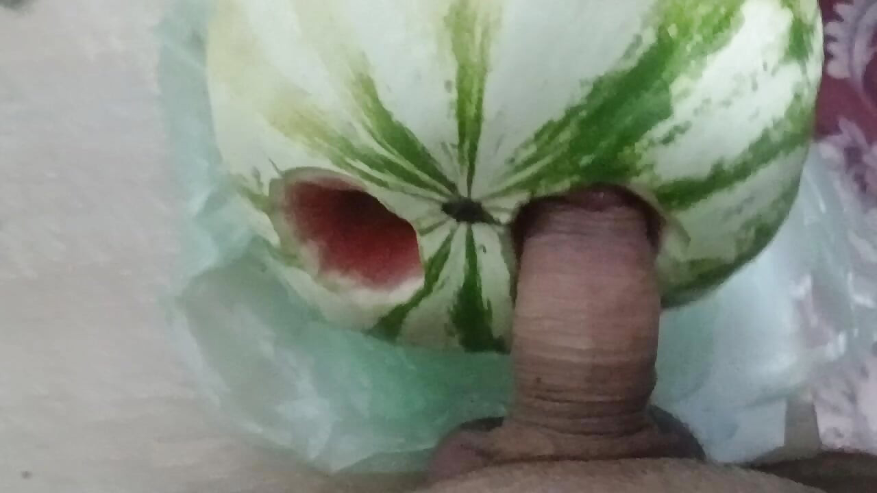 Pomelo is so erotic