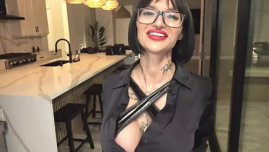 Миниатюрная крошка с огромными сиськами Candy Scott Rims, Keiran Lee, камшот на очки