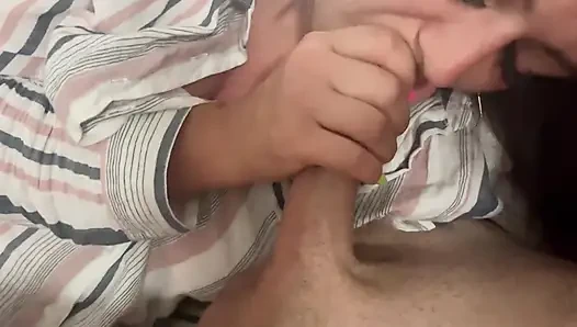 Sepong kontol terbaik pagi-pagi