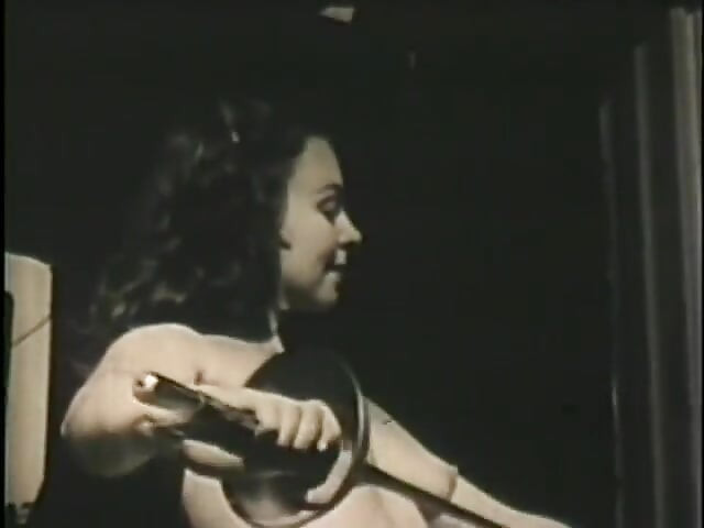 古いヴィンテージの大きなおっぱいの雛