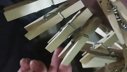 Goode - cbt lagi ngajarin pin baju baru