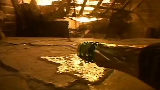 Pelacur dominan menggunakan kontolnya seperti mainan pribadinya