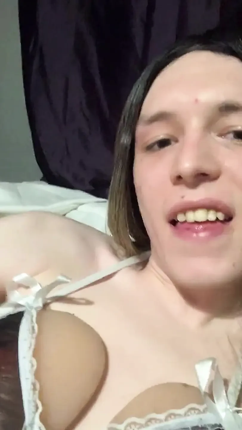Sissy Ts cums handsfree taking bbc