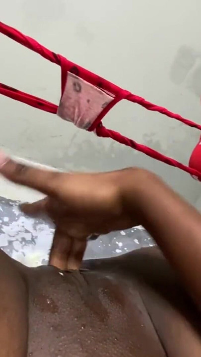 I masturbate and squirt | Clip 2