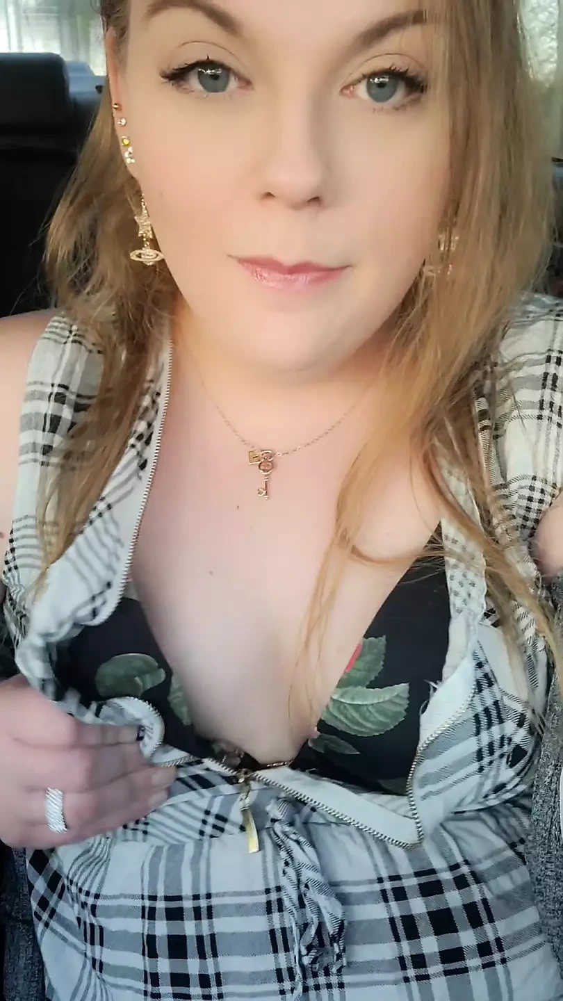 Fully clothed bbw public vibrator moaning orgasm in car