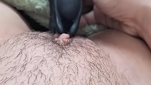 Tante seksi muasin itilnya pakai mainan seks sampai orgasme