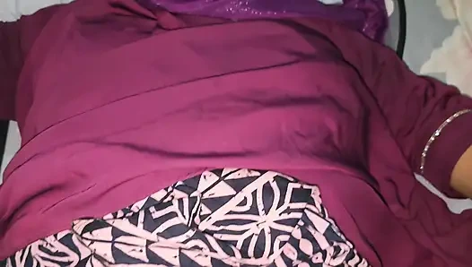 Ich befriedige meinen Durst, indem ich meinen schwiegervater fickte.