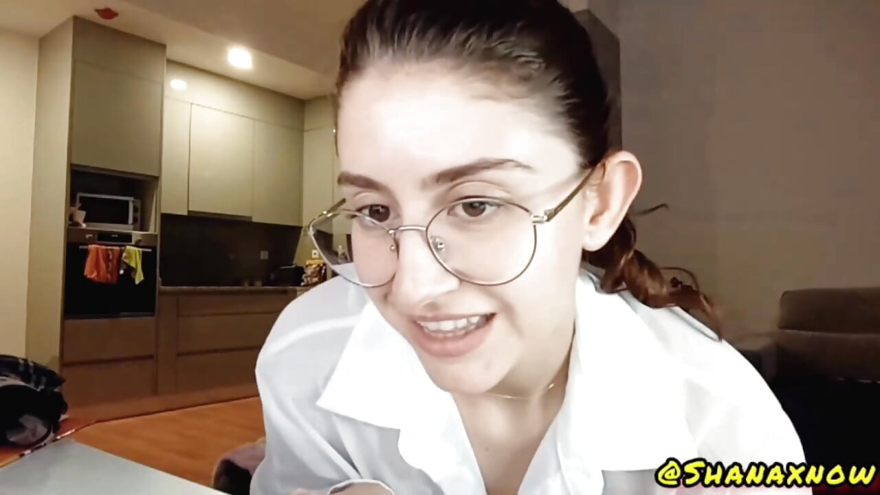 Kakak tiri ngentot fantasiku