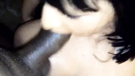 Gece yarısı yarak emiyor: 'oral seks Betty, yine iş başında! Yarak emen robot!!