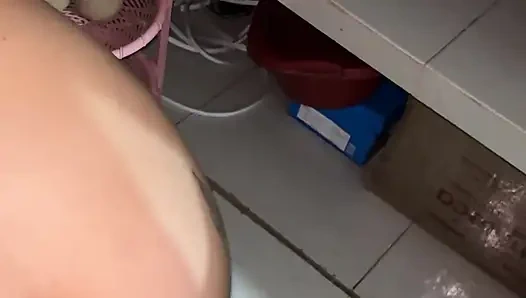 Niemand sollte zu dieser Zeit in die Küche einsteigen ... Schwager, was machst du hier?