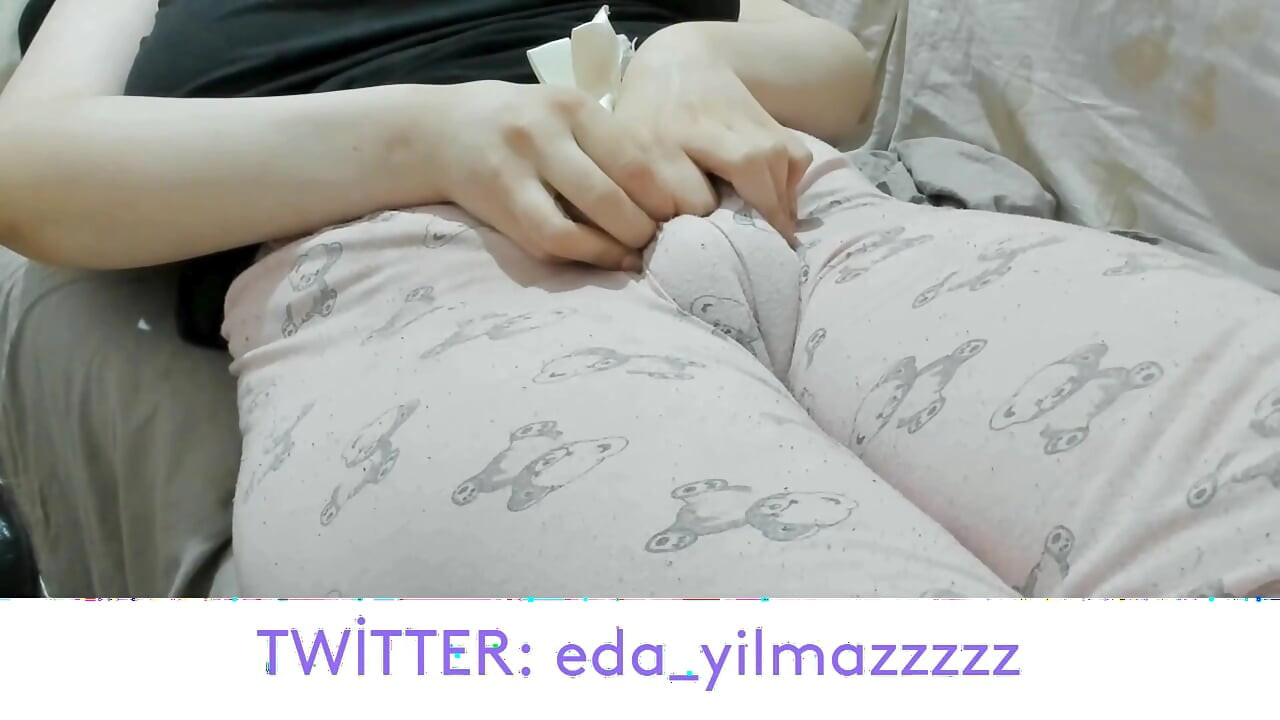 CAMEL TOE- PUFFED PUSSY- SWOLLEN PUSSY- BIG PUSSY- TURKISH MILF- TURKISH PORN- PAJAMAS