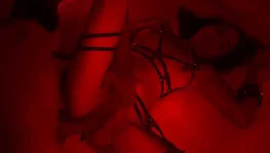 Eşim İşteyken Sevgilimle Kırmızı Odada