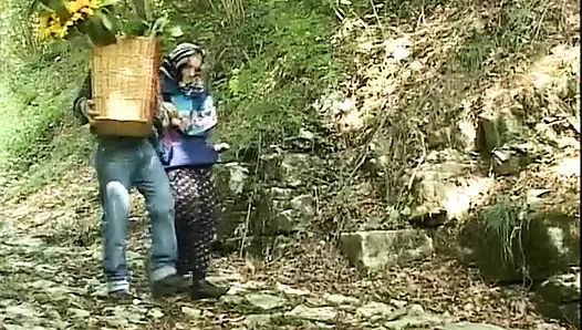 Outdoor granny ass fuck with facial