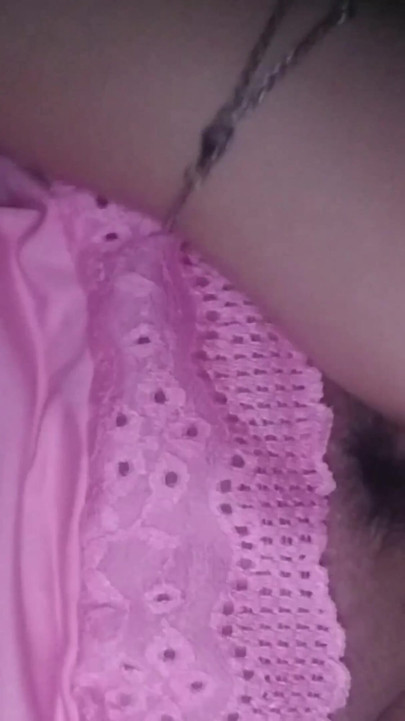 La videollamada con una buenachica se convierte en esex con una mujer de tetas pequeñas usando su consolador y gimiendo mientras me corro | Clip 1