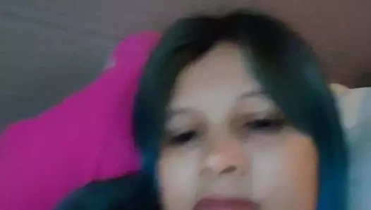 Lusi masturbates in front of other men on webcam while her spouse