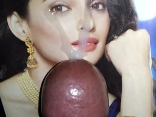 Sperma eerbetoon op Priya Bapat slow motion