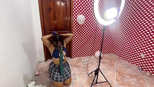 Vollbusige stieftochter findet ihre kurvige stiefmutter beim sex mit ihrem stiefsohn und schließt sich an, und sie haben einen leckeren FFM-dreier