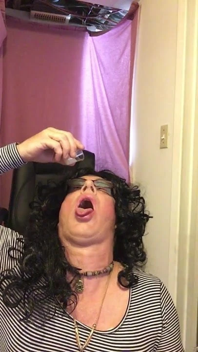 Demi cums watching BBC Sissy porn