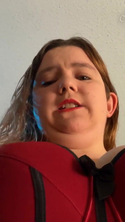 Moment emotional de la "Domme Marie te călărește - POV trei orgasme bbw - 38G Torpila Bra și WeVibe"