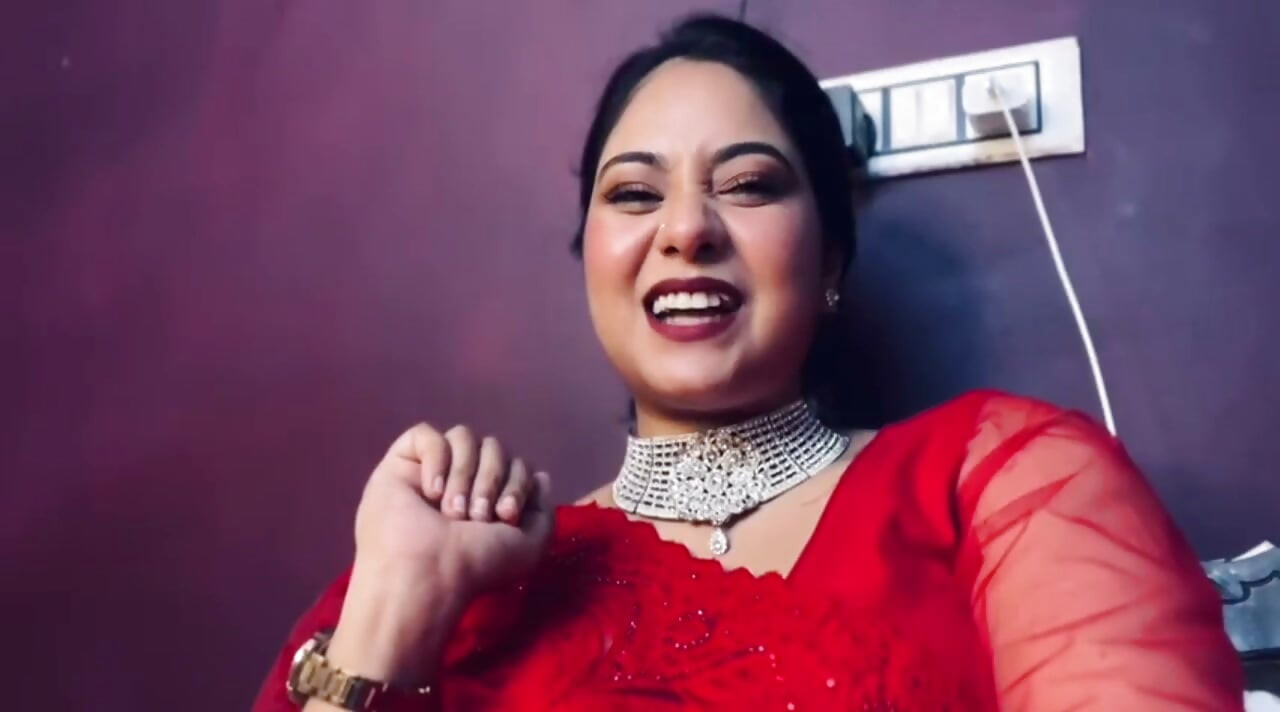 美しいインドのティーンガールが学校の彼氏とセックス クリアなヒンディー語音声