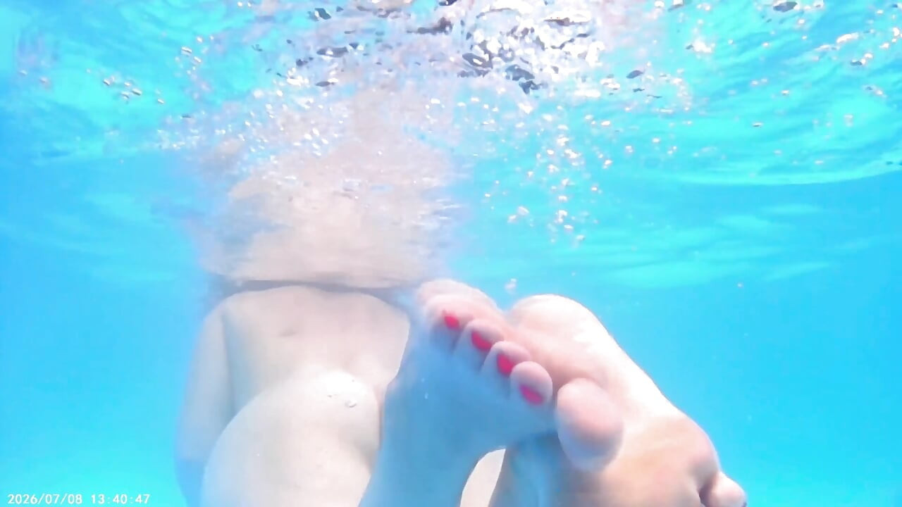 Respirație deținând sub apă în piscină