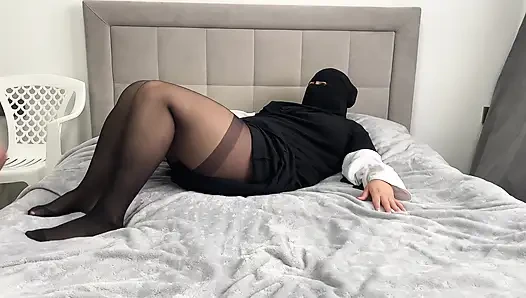 Seksi külotlu çoraplı ateşli üvey anne amına ateşli boşalıyor