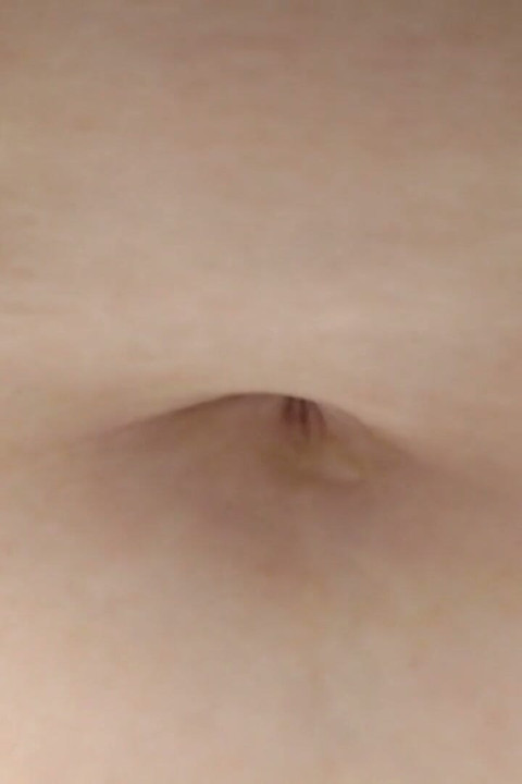 肚子按钮玩耍时间浸渍抠抠抖