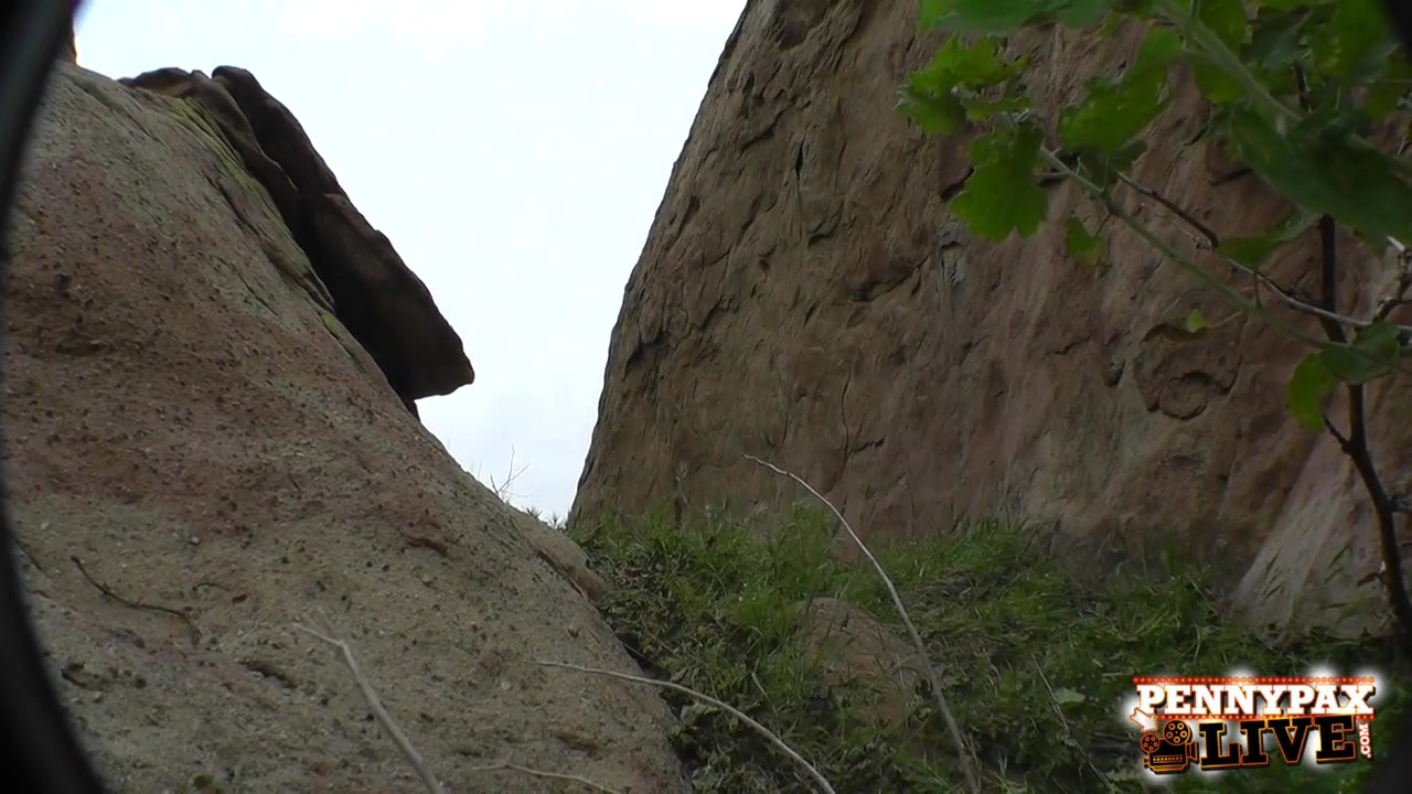 ペニー・パックスとサラ・シェボンの素晴らしいハイキングハメ撮り3p