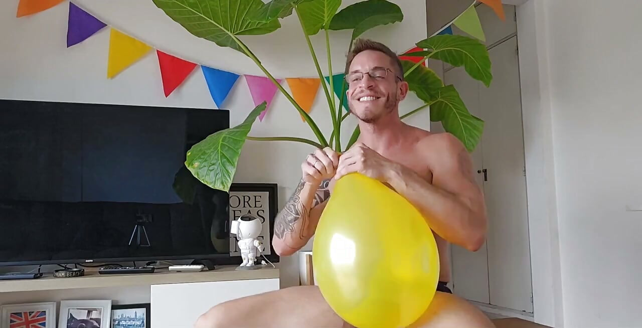 Tôi popping balloons