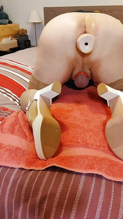 Anal disassembly with a dildo Fist