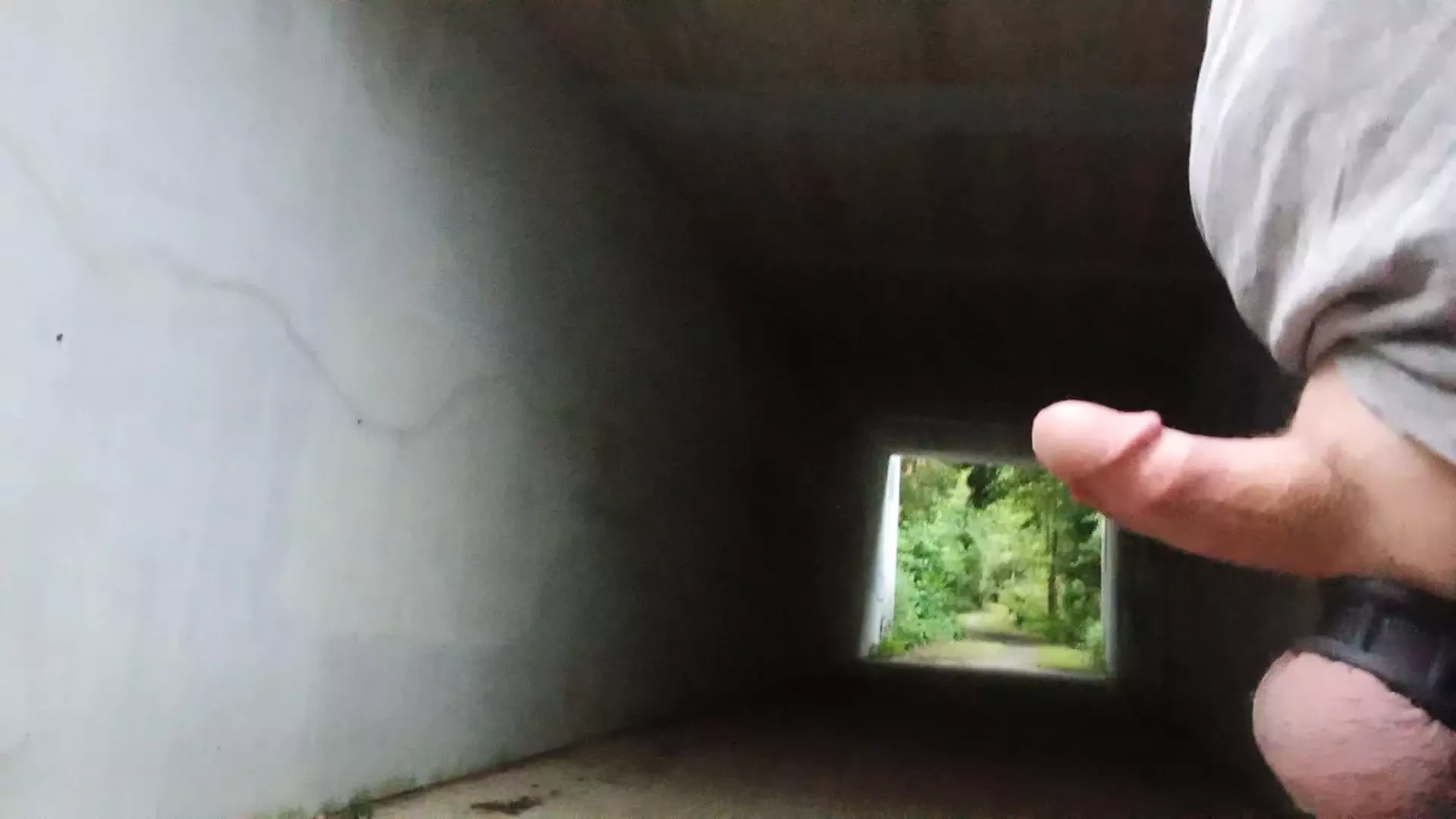 Wank and cum in public