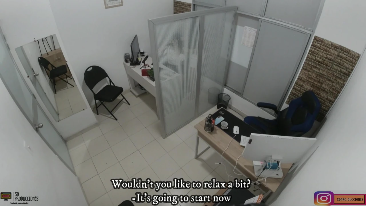 To take away the stress I give my coworker a few good kisses on her big pussy – Porn in Spanish