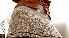 Napalona dama z Niemiec nadziewa dużego dildo w swoją mokrą cipkę