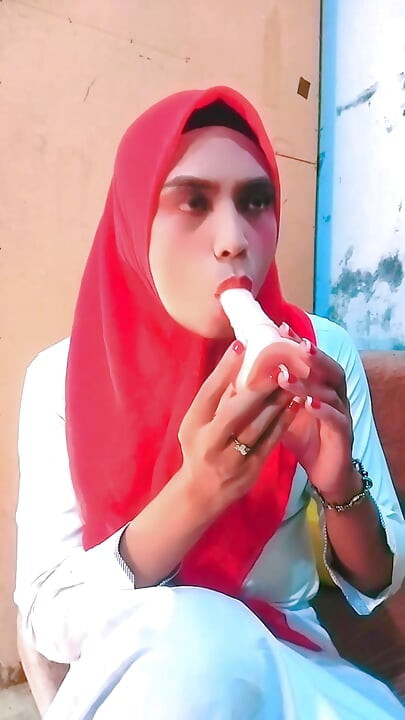 الحجاب الإندونيسي خنثى التدريب الشرجي