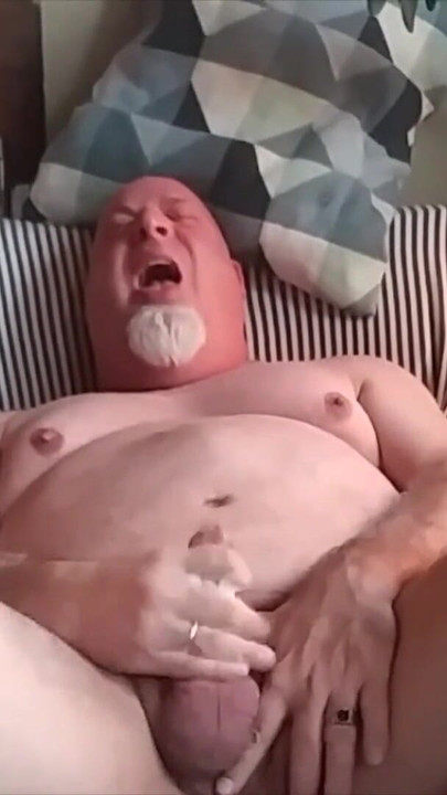 "OTC 양말!! 흑인 OTC 양말을 신은 곰"
