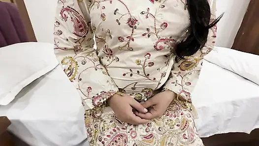 Ne paise ke lrij apne ke sath sex kiya